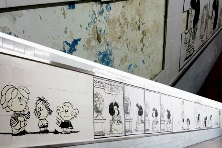Mural de Mafalda acompaña a los pasajeros Clarín