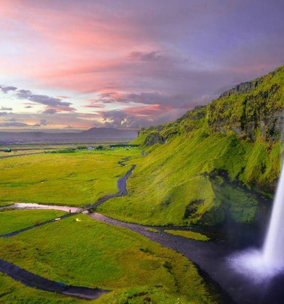 Portada Cascadas famosas. Islandia. Foto. Robert Lukeman 6