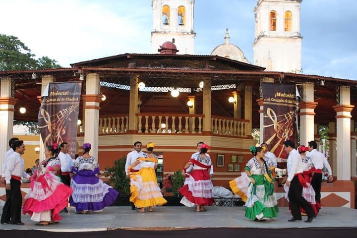 San Román Campeche. Foto: Arian Zwegers Feria del Cristo Negro en Campeche