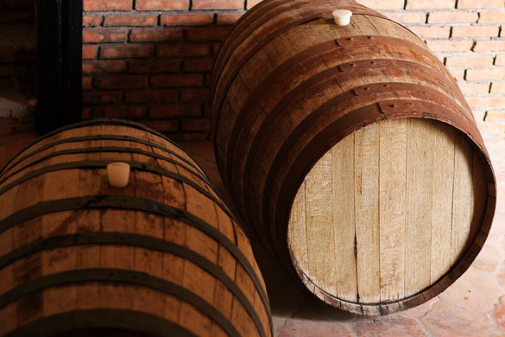 Te contarán sobre los vinos que se dejan madurar en barricas Foto Rene De la Garza