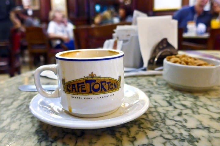 Café Tortoni. Viaje de chicas por Buenos Aires. Foto Jassy-50