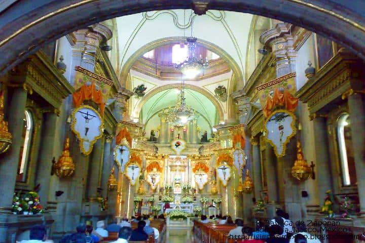 Altar de la Basílica de la Virgen de Zapopan Foto flickr com (1)
