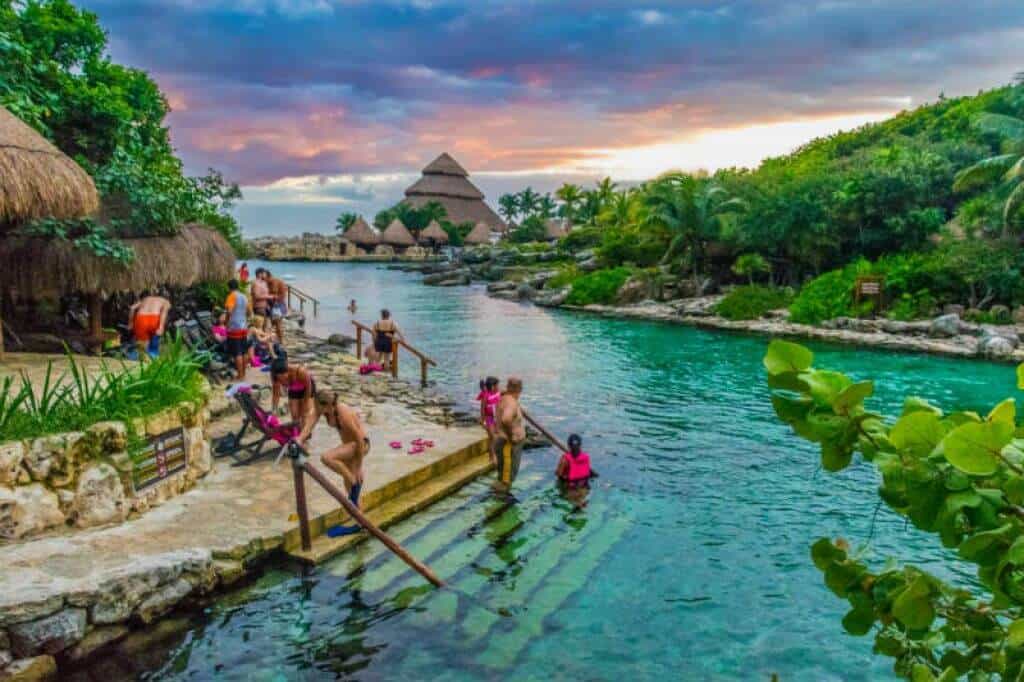 First, how do you even pronounce them? Son premiados los parques Xcaret y Xelha por su responsabilidad