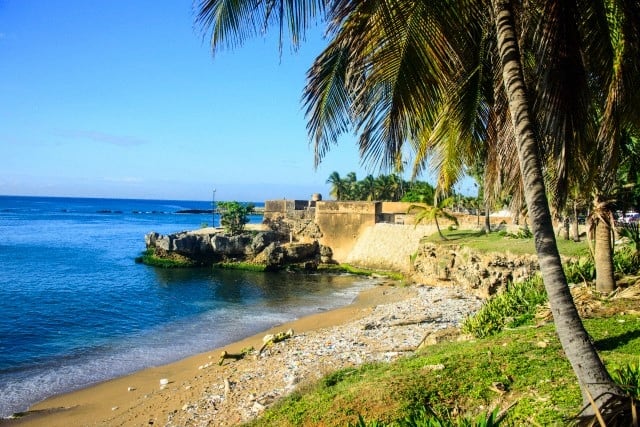 Old city walls on the coast in the old town of Santo Domingo, UNESCO World Heritage Site, Dominican Republic, West Indies, Caribbean, Central America