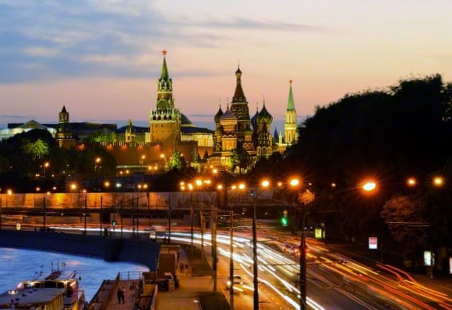 kremlin de noche