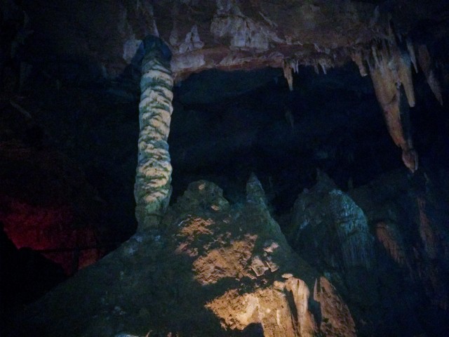 grutas-de-cocona-columna-640×480