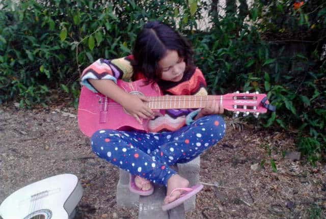 San Pancho guitarra Foto Walter Fehrnann