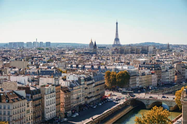 La bella ciudad de París te espera, así que te recomendamos hoteles con vista a la Torre Eiffel para que te hospedes Foto Alexander Kagan