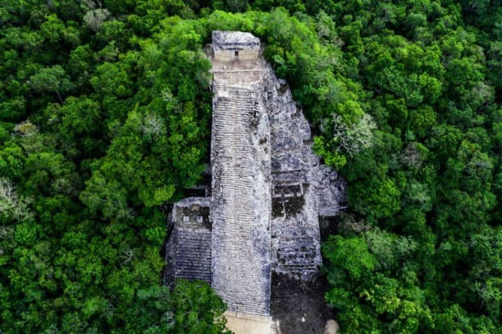Cobá ciudad maya entre lagos y naturaleza. Foto. Aio México Tours