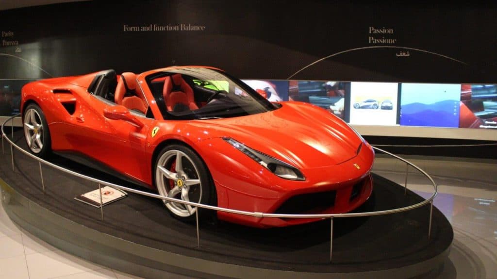 Parque de atracciones Ferrari World en Dubai