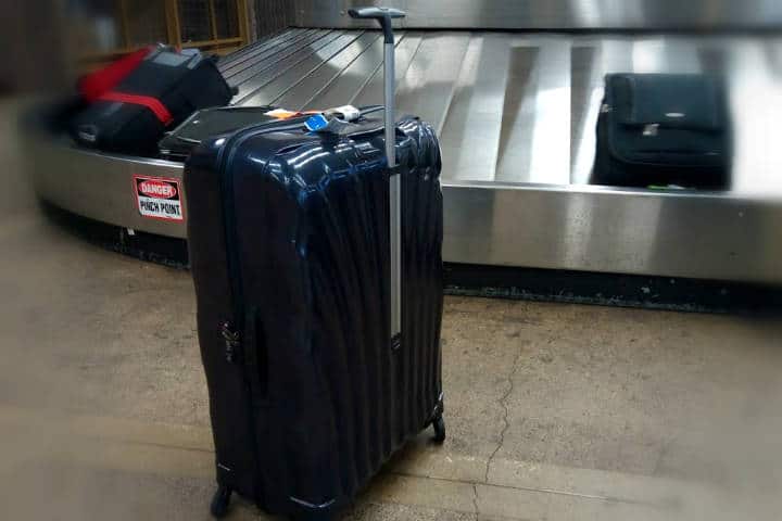 Maleta en aeropuerto