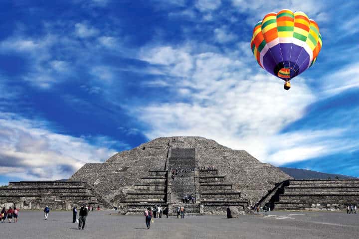 Escapadas Románticas Vuelo en Globo Teotihuacán foto Archivo