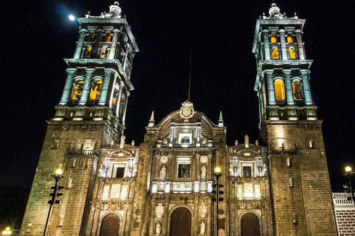 Construcciones lujosas en México Catedral Puebla Foto Roger Achach