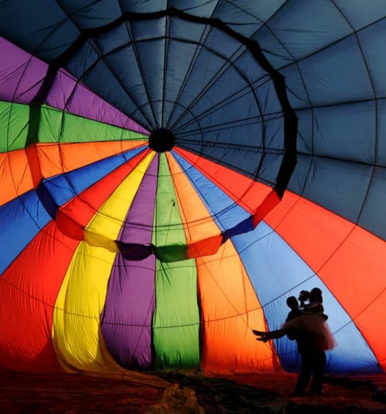 portada Casarse Vuelo en Globo Foto Forsaken