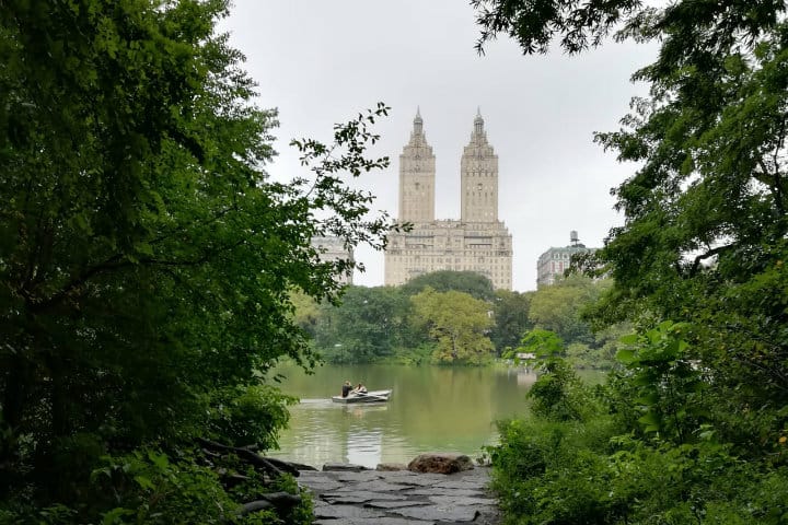 Video cuenato cuesta viajar a New York, central park ny