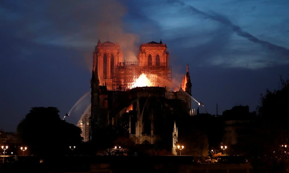 notre dame incendio