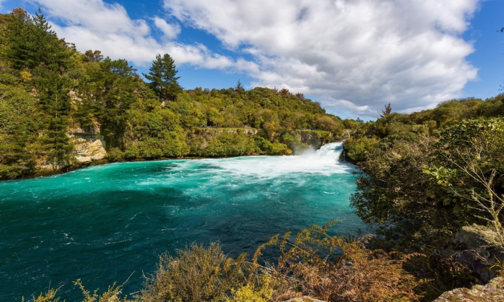 Cataratas de Huka en Nueva Zelanda ¡un poder que vive! El Souvenir