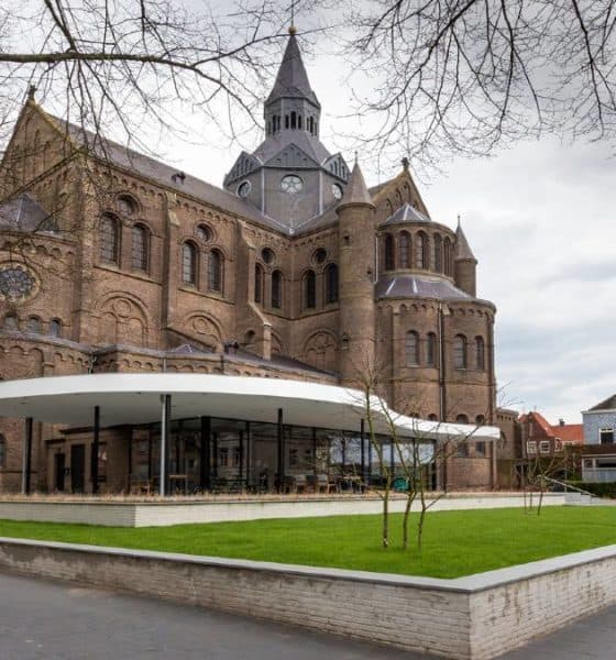 La-iglesia-que-se-convirtió-en-biblioteca-en-Holanda-Foto-BD-1