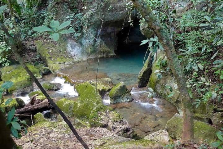 Cueva de Actun Tunichil Mukna, te sentirás en una expedición en busca de tesoros mayas