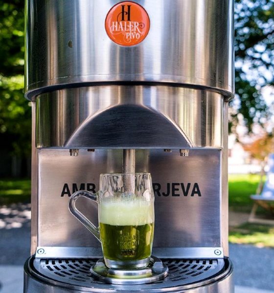 Fuente de cerveza en Eslovenia. Foto Wander The Map