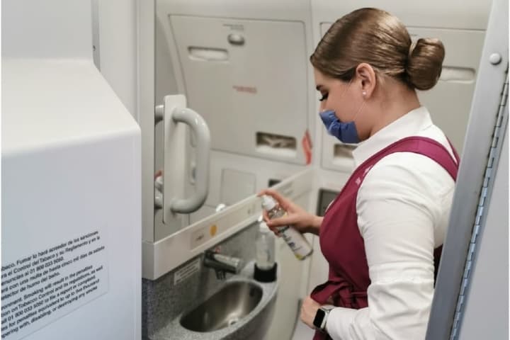 La higiene es primordial para que “Con Volaris, seguro viajas! Foto: Volaris Cortesía