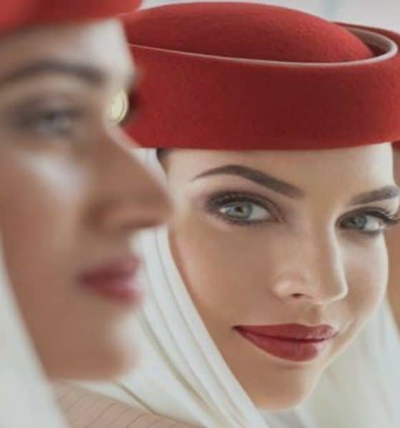 Mujeres sobrecargo de Emirates Foto Archivo