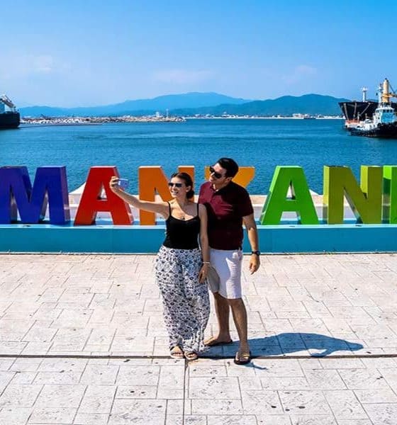 selfie pareja malecón de Manzanillo Foto: vanidades.com