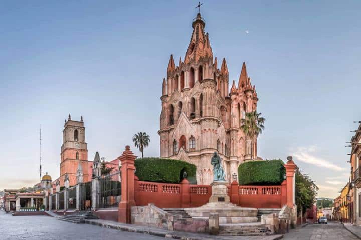 Parroquia San Miguel panoramica Foto mimexico360.com
