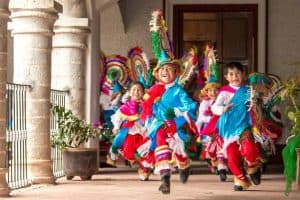 Como Es La Danza De Los Quetzales: Tradición Poblana | El Souvenir