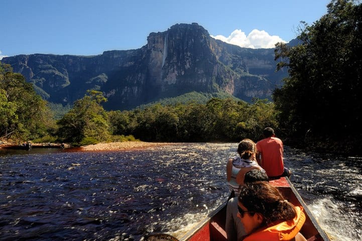 Kayak en Salto Ángel. Foto: Entorno Turístico.