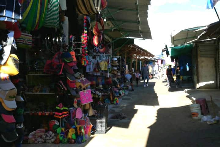 Mercados coloridos de Bucerías - Foto Luis Juárez J.