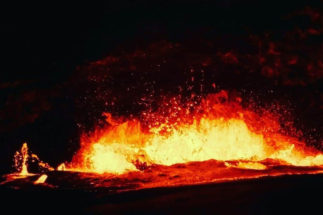 Volcán Kilauea ardiendo Foto hawaiipacificparks _ instagram