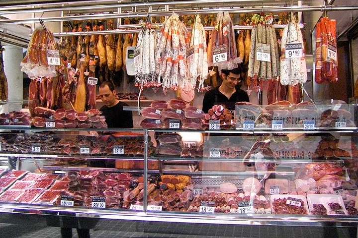 Mercado la Boqueria en Barcelona ¡Te dejará con la boca abierta!. Carnicería. Imagen. Umiami09 