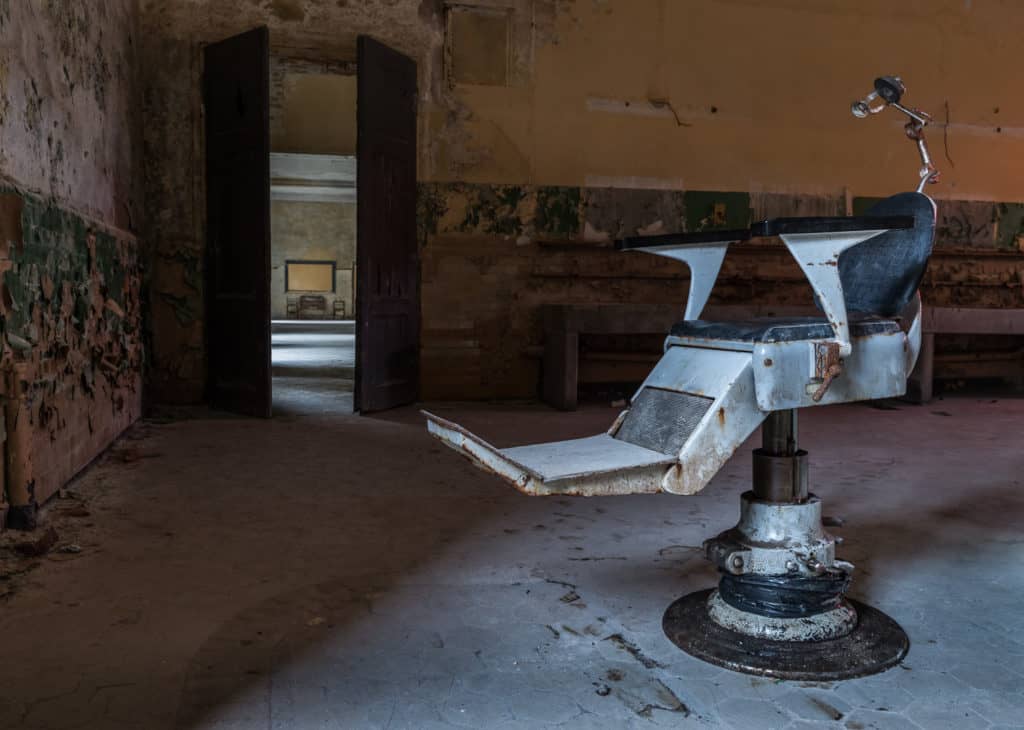 ¿Qué crees que hayan hecho en esta silla? Foto: Ien Johnstone