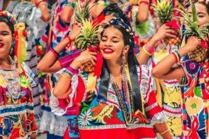 Baile oaxaqueño Flor de Piña: admira la belleza de las mujeres ...