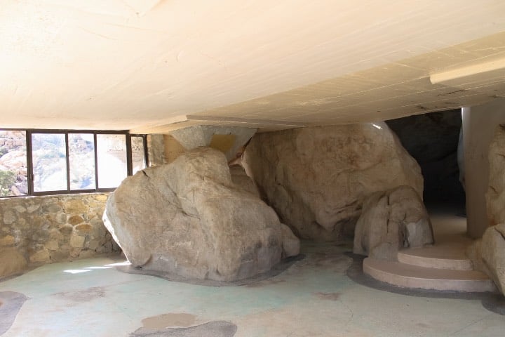 Interior de La Casa de Piedra. Foto: Tecate Travel