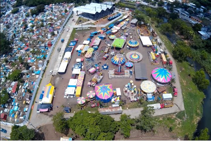 Vista aérea de la feria. Foto: Archivo