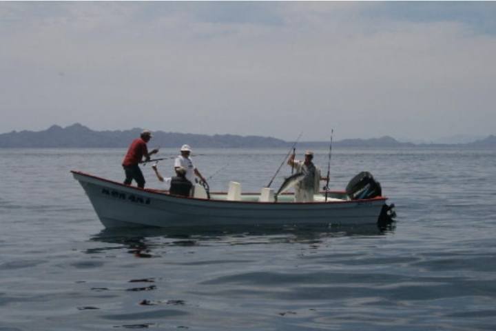 Pescadores de la cooperativa – Foto Dondepescar