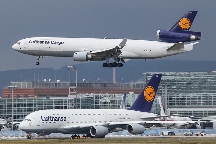 Lufthansa.-Foto-LaKi-photography
