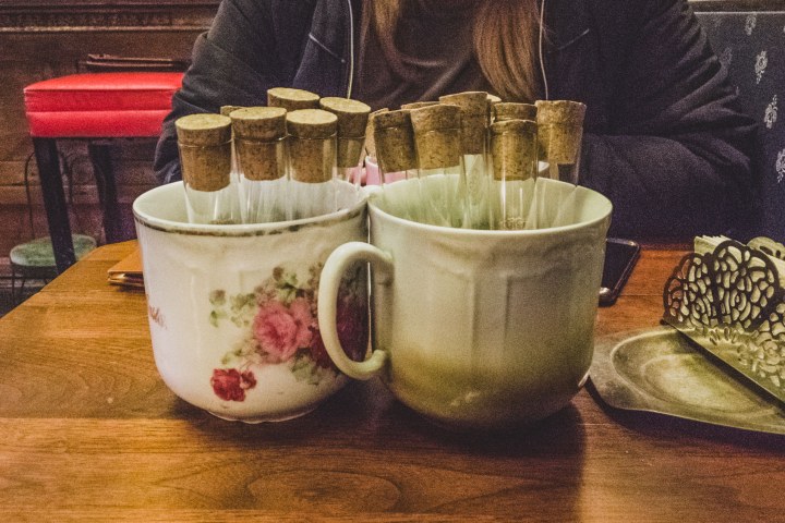 El Budapest Café Cukrászda de la Condesa es un lugar con sitios únicos. Foto: Historias de una tetera.