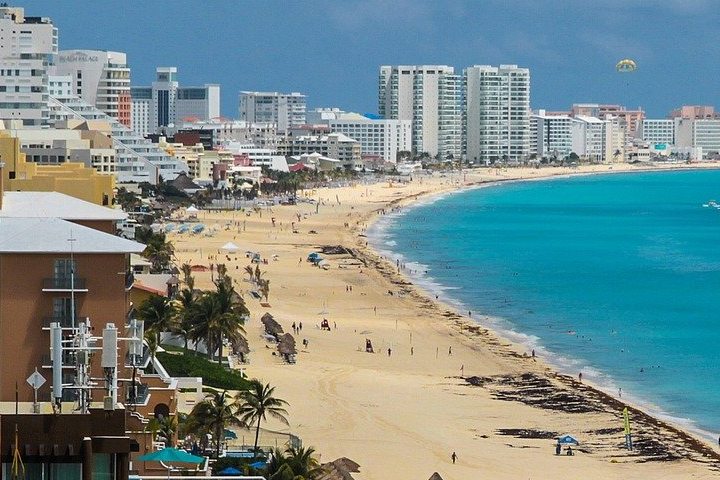 Viajar con amigos a estos destinos te permitirá conocer de la belleza de Cancún. Foto: Jarmoluk