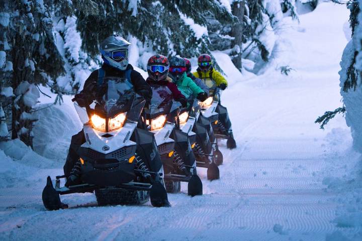 snowmobile-en-Club-Med-Quebec-Charlevoix