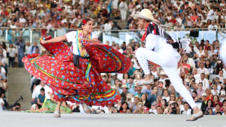 Datos curiosos de la Guelaguetza, ¡una colorida tradición! | El Souvenir