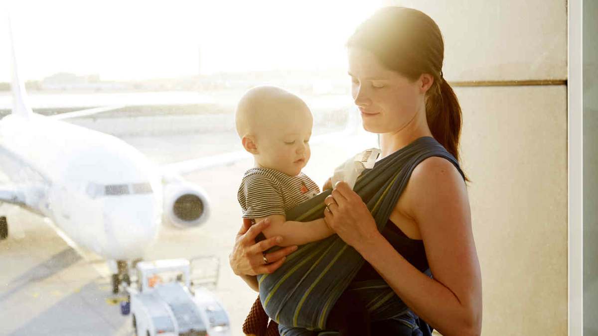 Consejos para viajar con un bebé portada
