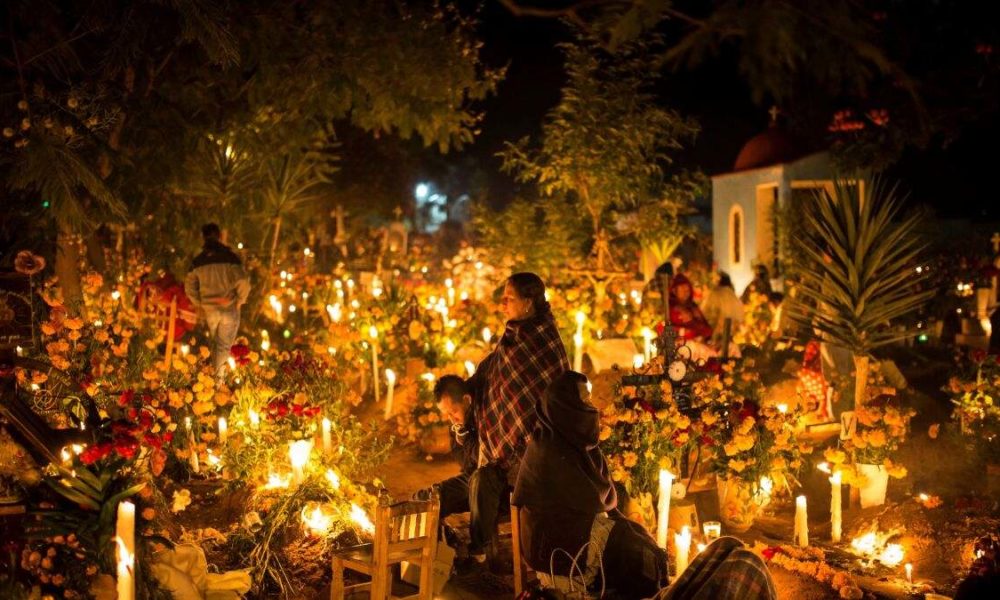 Día de Muertos en Pátzcuaro Una conexión con el mas allá El Souvenir