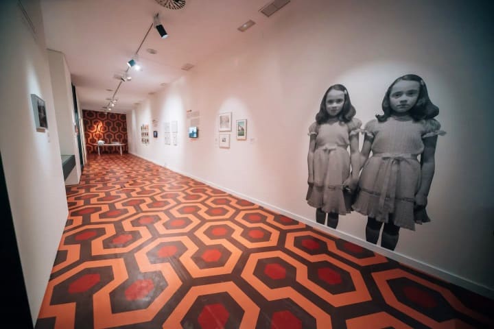 El-resplandor-Foto-por-VIKTOR-KOLEV-Stanley-Kubrick-The-Exhibition