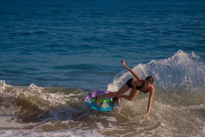 Surfea en Zicatela