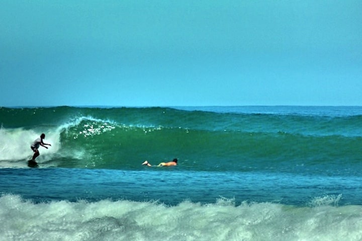 Surfer-Carrizalillo-Foto-por-World-Beach-Guide