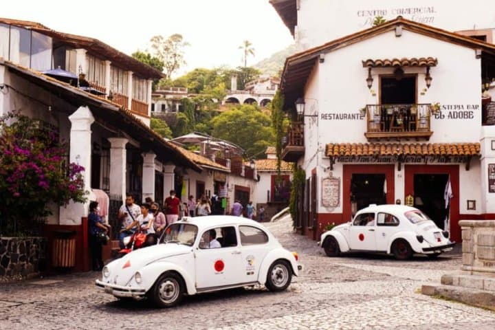Calles-empedradas-de-Taxco.-Foto-por-culturetraveled.-1