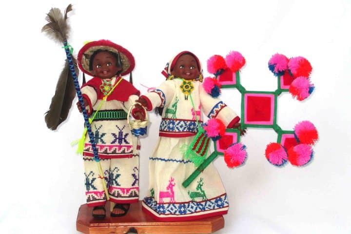Las muñecas Huicholes 